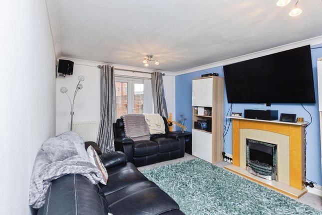 1, Manor Park Road, Cleckheaton photo 5