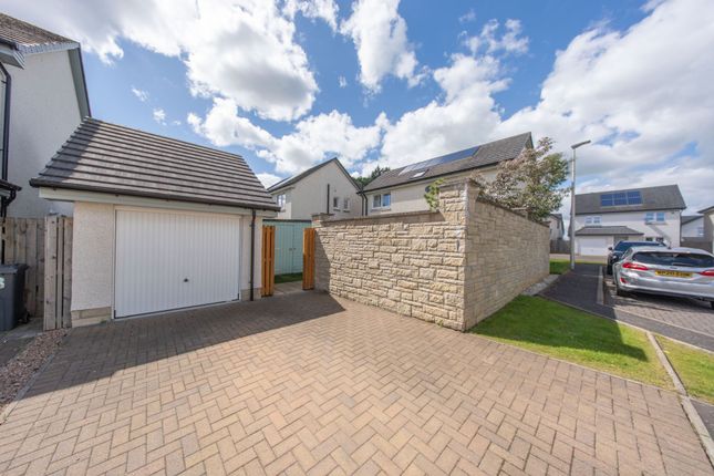 25 James Young Avenue, Livingston photo 4