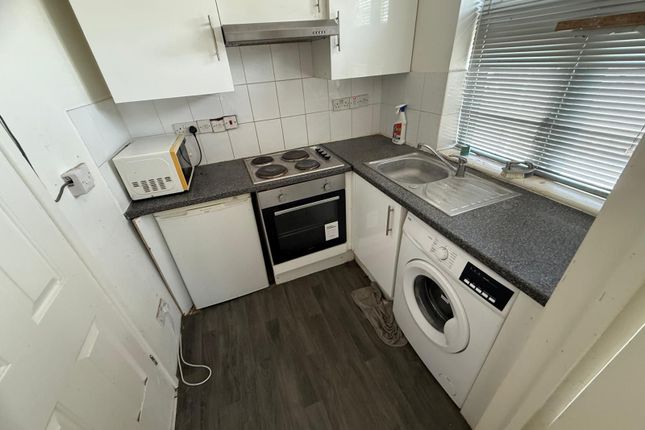 2a Hillingdon Parade, Uxbridge Road, Uxbridge photo 3