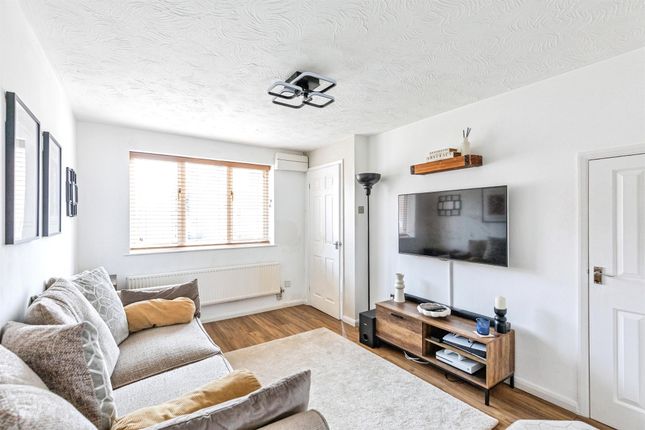 3, Sheffield Court, Raunds photo 4