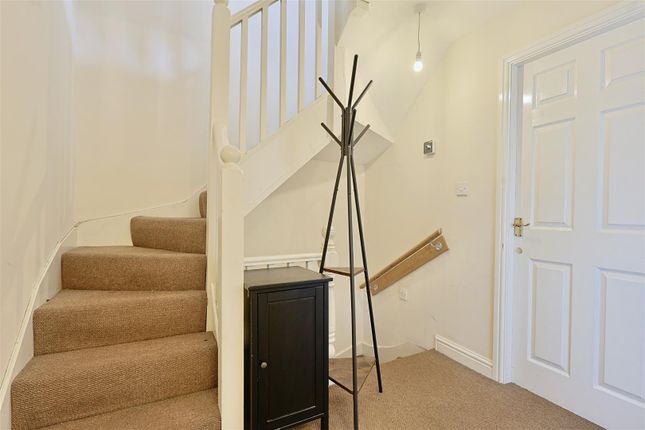 Stratford Grove West, Newcastle Upon Tyne photo 4