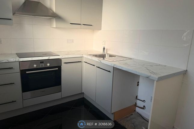 Flat, Glasgow Road, Clydebank photo 5