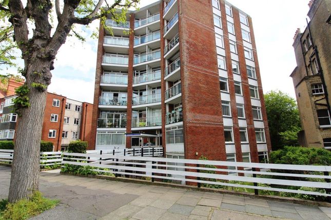Thumbnail Flat to rent in The Drive, Hove