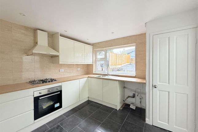 Elm Tree Drive, Dukinfield photo 3