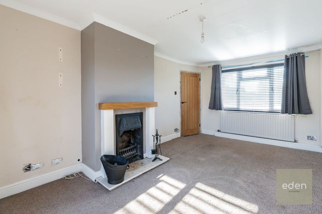 29 Heathside, Ashford photo 4