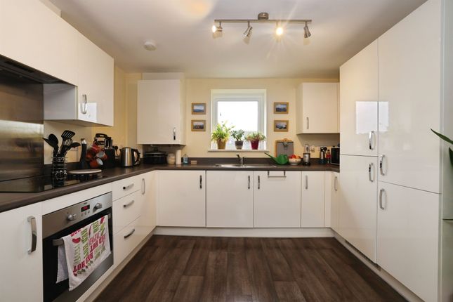 43, Rhodes Moorhouse Way, Salisbury photo 2