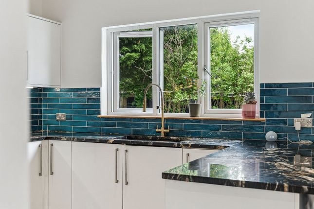 14 Leven Drive, Glasgow photo 3