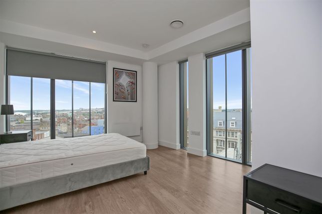 Flat for sale in Hadrian's Tower, City Centre, Newcastle Upon Tyne