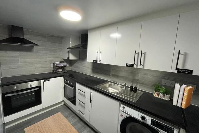 92 High Street, Iver, Buckinghamshire photo 2