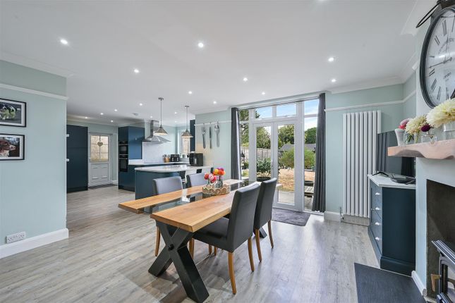 4, Upper Pines, Banstead photo 4