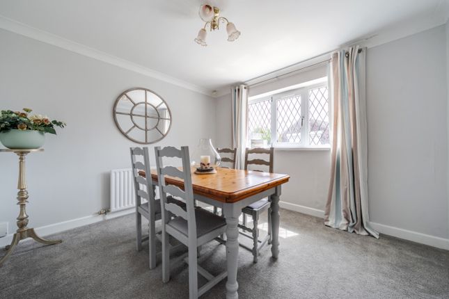 40, Queen Elizabeth Road, Grimsby photo 4