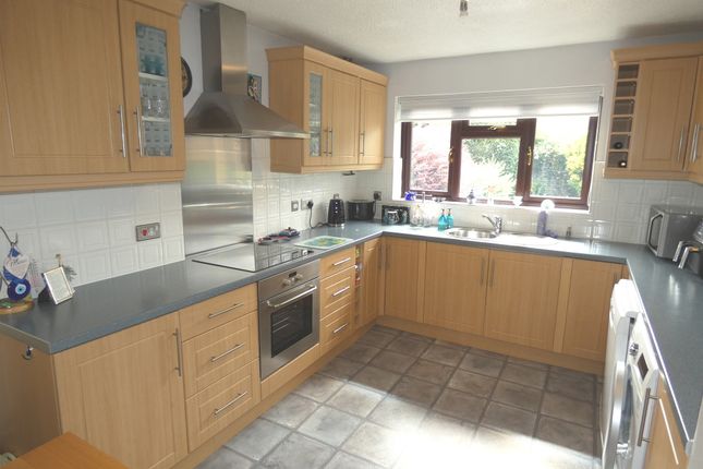 3, Maxey Close, Peterborough photo 2