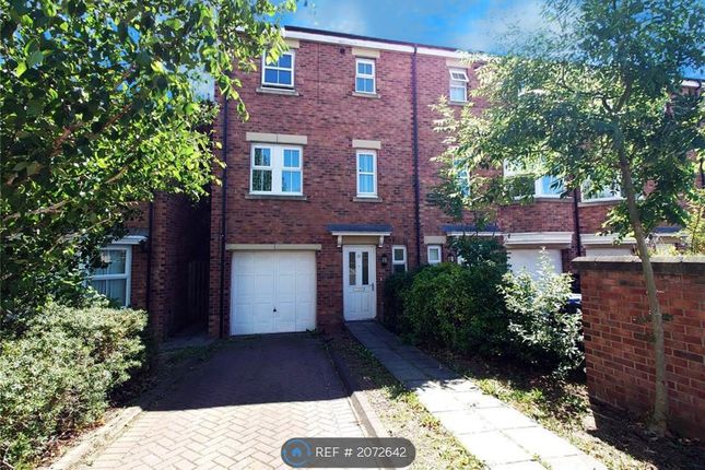 End terrace house to rent in Herons Court, Durham