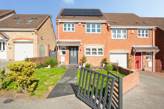3-bed semi-detached on 44, Derwent Drive, Nottingham, £240,000