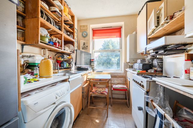Mckinnon Wood House Flat 14, Turin Street, London photo 4