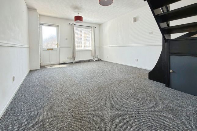 16, Poplar Close, Swansea photo 3