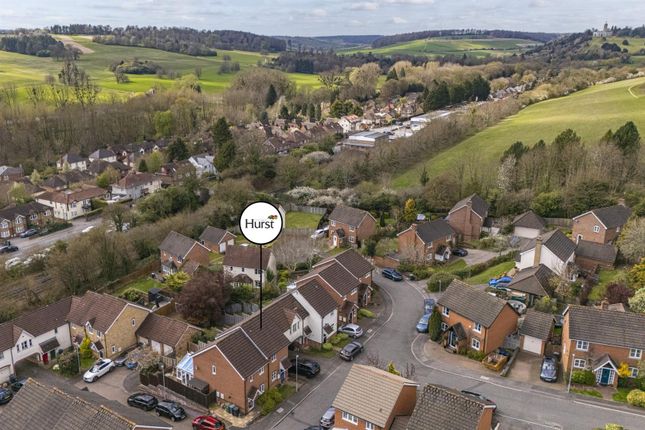 39, Falcon Rise, High Wycombe photo 2