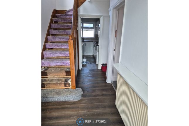 Vancouver Road, Edgware photo 2