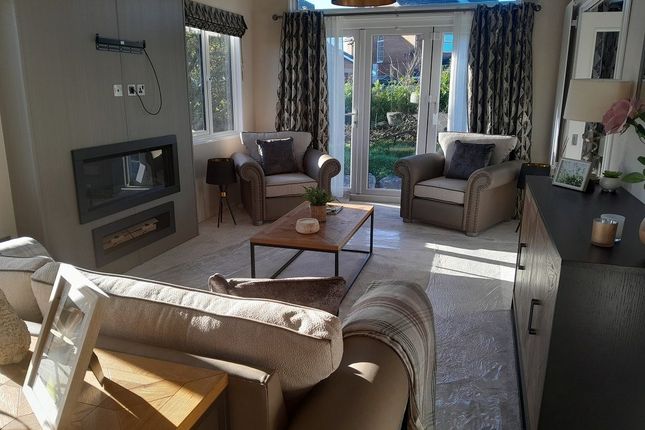 34 Nightingale Heights, Preesall, Poulton-le-Fylde FY6 0RB, UK, Lancashire photo 2
