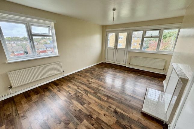 116, Laurel Crescent, Croydon photo 4