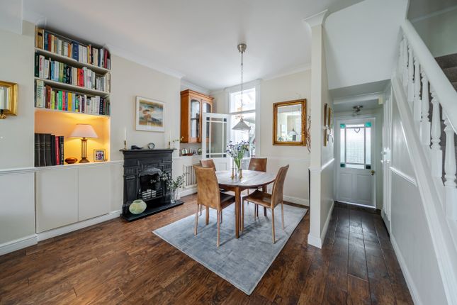 19, Watlington Grove, London photo 4