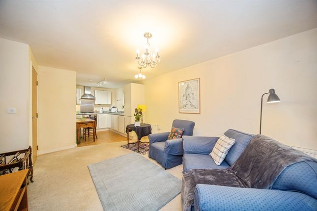 43, Lindoe Close, Southampton photo 4