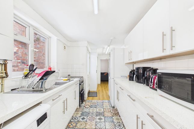 6 Ambrose Street, Cheltenham photo 4
