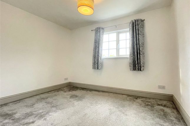 Flat to rent in London Road, Cirencester