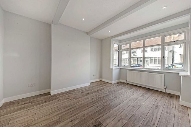 63, Hepworth Road, London photo 4