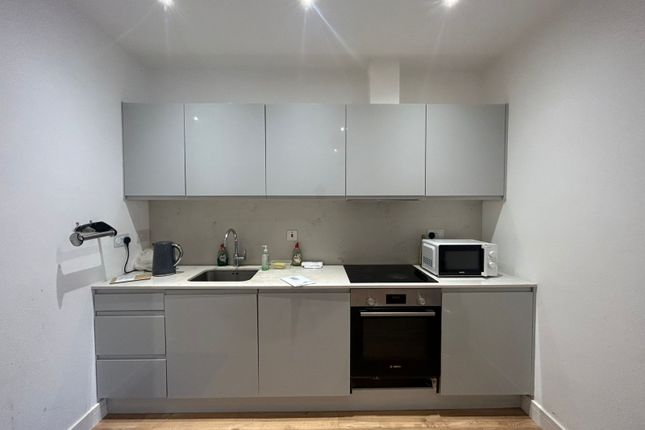 Flat 3, Duval House, West Drayton photo 2