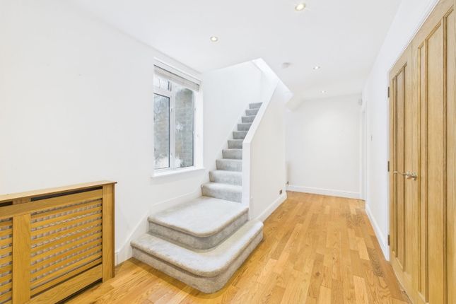 232, Stockingstone Road, Luton photo 2