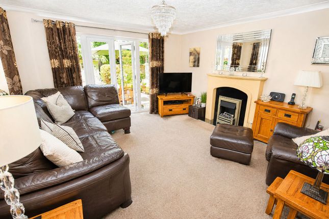 11, Lewis Court Drive, Maidstone photo 4