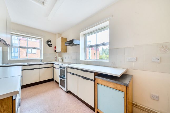 Flat 35, Nightingale House,, Great Well Drive, Hampshire photo 2
