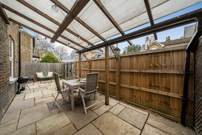 Flat 3, 5, Fairfield West, Kingston upon Thames photo 2