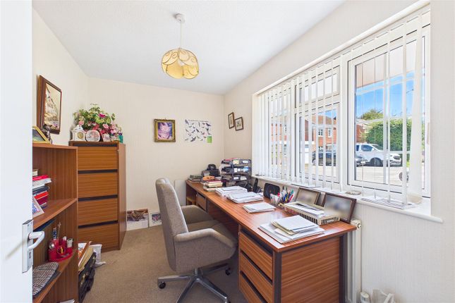 36, Braikenridge Close, Clevedon photo 4