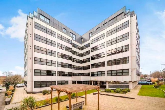 Flat 37, Bovis House, 142 Northolt Road,, Harrow photo 3