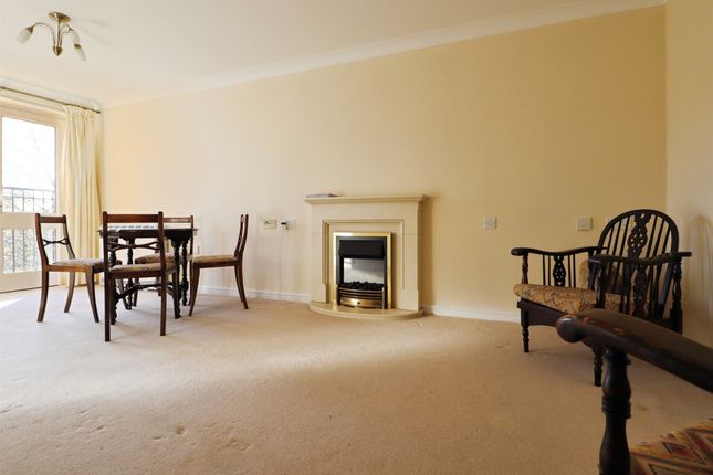 45, Pritchard Court, Cardiff Road, CARDIFF photo 4