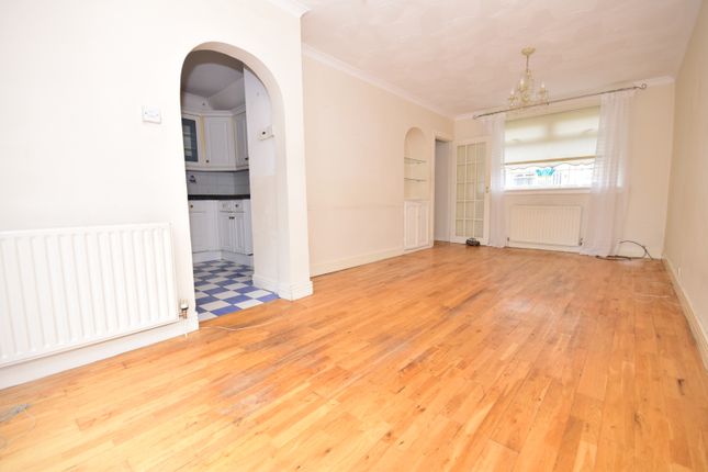 128 Caledonian Avenue, Bellshill photo 3
