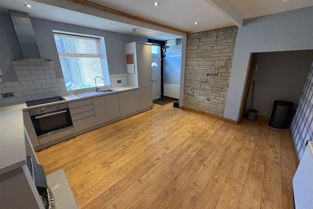 15, Mount Pleasant, Bradford photo 3