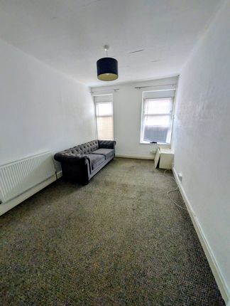 176, Holton Road, Barry photo 5