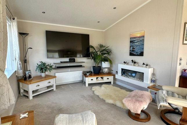 36 Solent Grange,, New Lane, Lymington photo 4