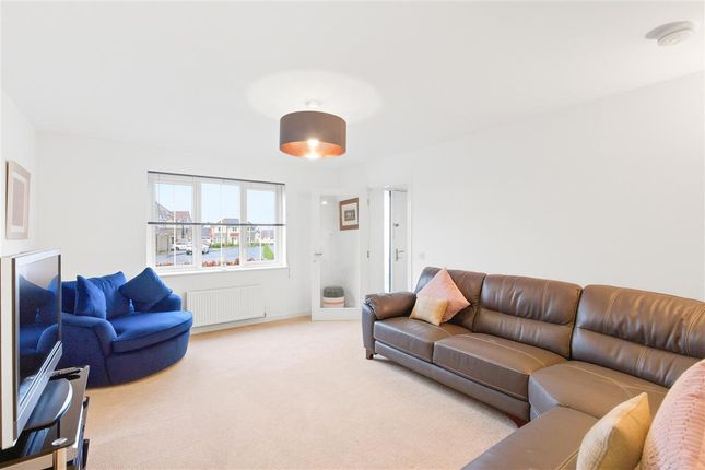 33, Torduff Walk, Livingston photo 3