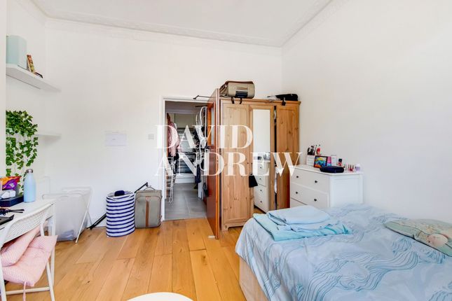 Flat 1, 256 Sussex Way, London photo 4