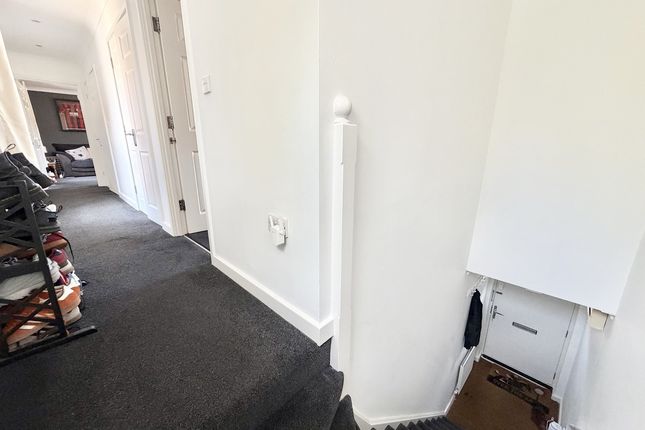 2, Phippard Way, Poole photo 4