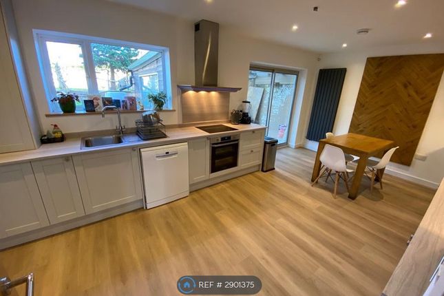 Lime Grove, Guildford photo 5