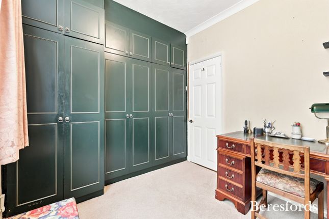 6, Cadogan Avenue, Brentwood photo 4
