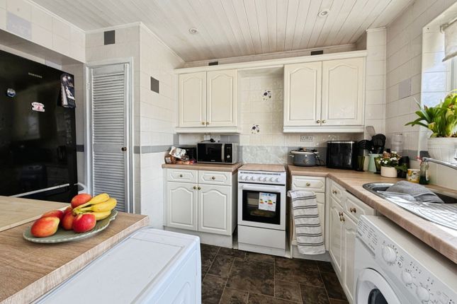16, The Bridle, Stroud photo 3