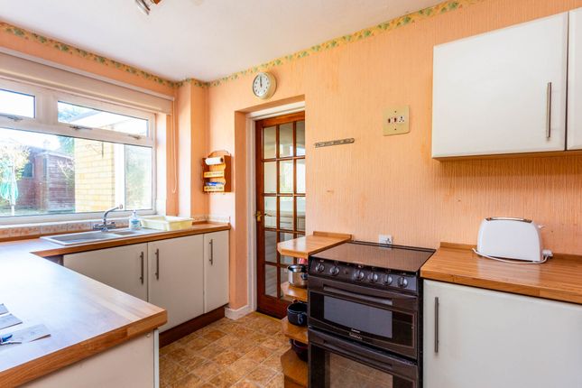 61, Oaks Drive, Higham Ferrers photo 4
