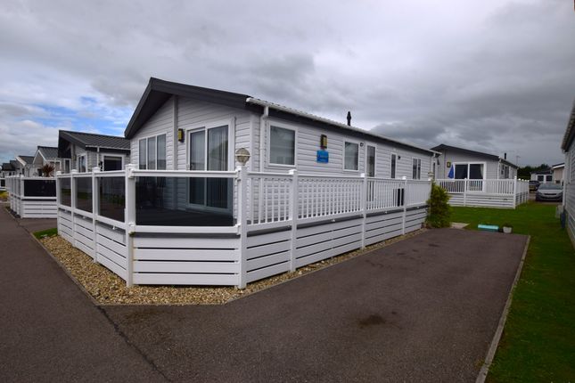 Thumbnail Mobile/park home for sale in Pevensey Bay Holiday Park, Pevensey Bay