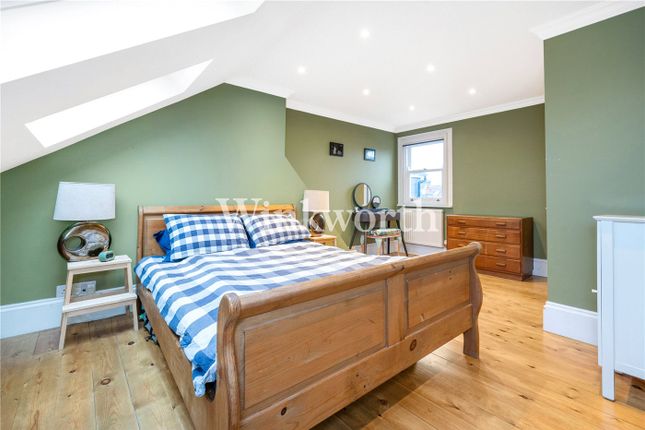 Terraced house to rent in Greyhound Road, London